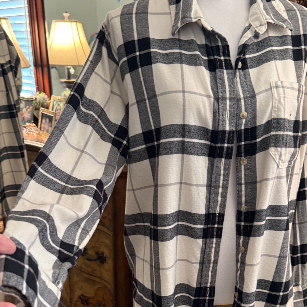 American Eagle Outfitters Flannel Checkered Button Down Shirt - Picture 2 of 12